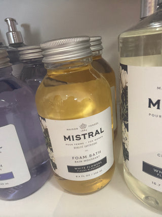 Mistral foam bath 8.4 fl.oz lavender or white flowers