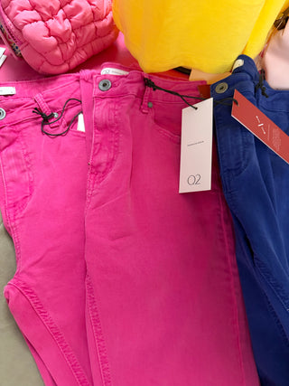 Flare jeans with raw hem edge in fuchsia: Fuchsia / Small